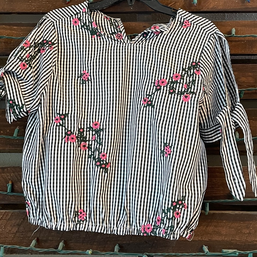 Cotton checkered black and white with pink flowers! - Picture 1 of 2